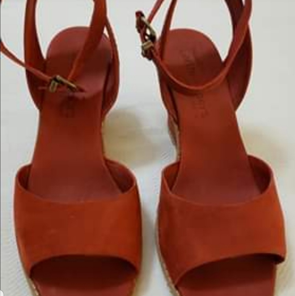 Sandals - Picture 3 of 4
